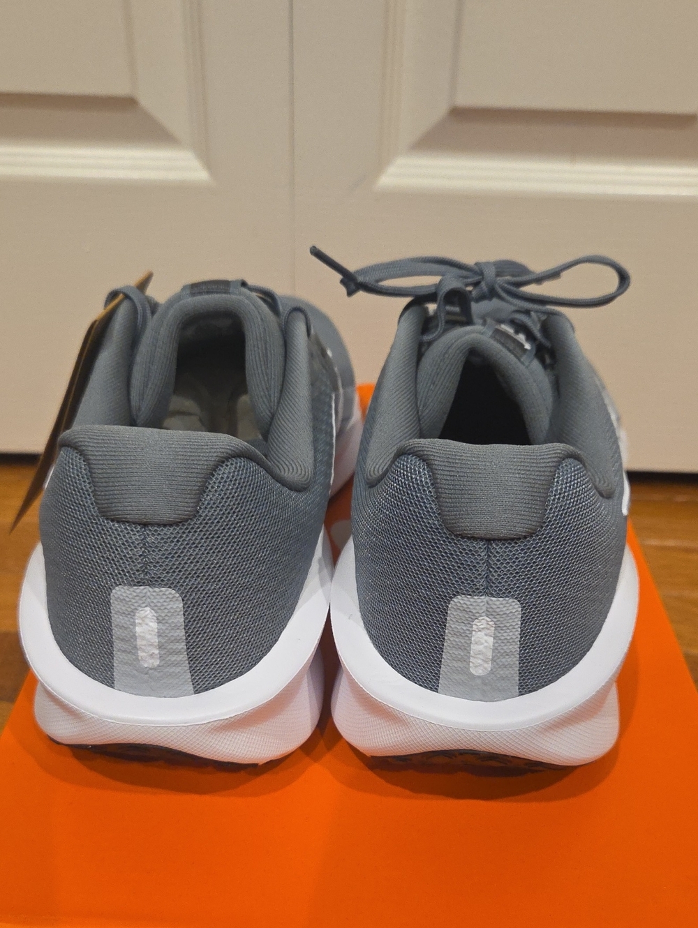 Men's Nike Downshifter 13 Shoes Size 11.5 NEW IN BOX - Picture 2 of 6